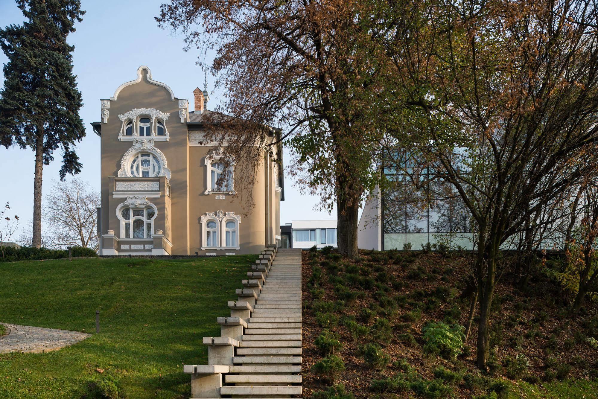 Villa Csonka By Privo Targu Mures Exterior photo